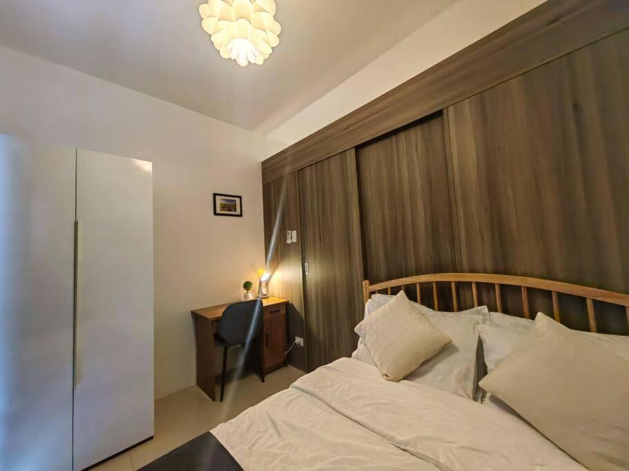 1br Unit Condotel W Balcony Fame Residences #fm55 * Manila